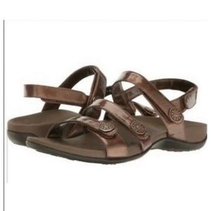 Vionic Cathy Orthaheel Sandals!